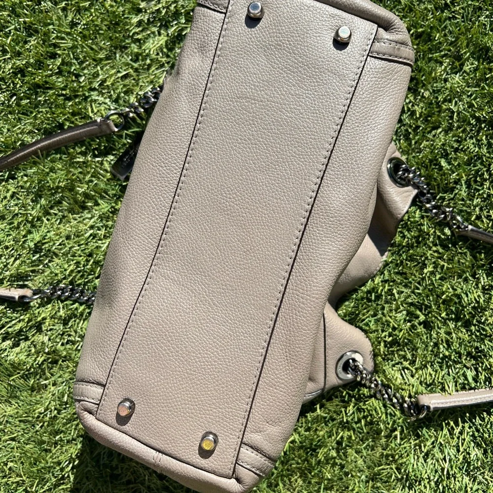 Coach Turnlock Edie Shoulder Bag - J1581-36855 - Picture 13 of 16